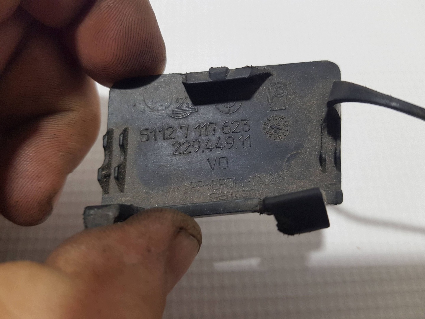 Abschleppöse der Stoßstange vorne BMW E87 E81 7117623