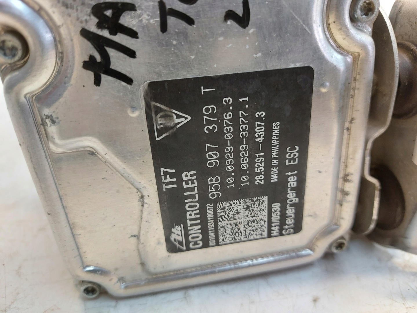 Porsche Macan Turbo II LIFT pump control unit module abs abs-u 95b907379t