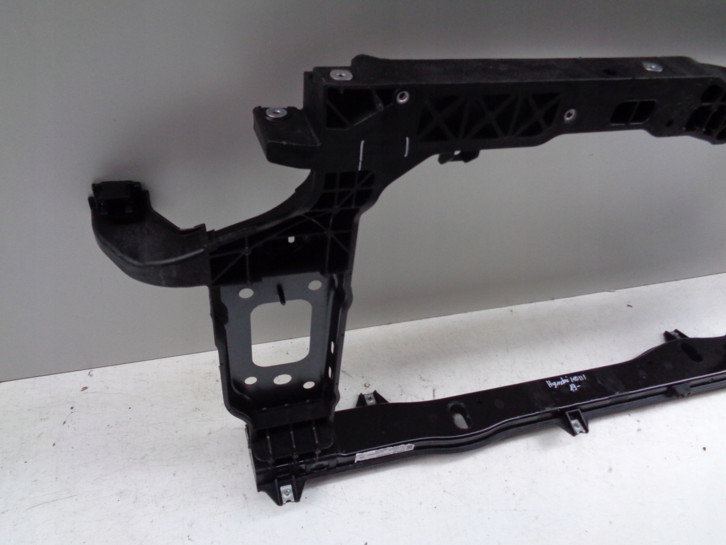 NO-WE-- bar, wall front HYUNDAI I10 III 19