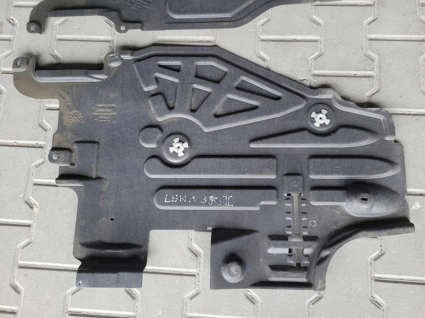 cover chassis right 31497464 left 31497463 VOLVO S90 II V90