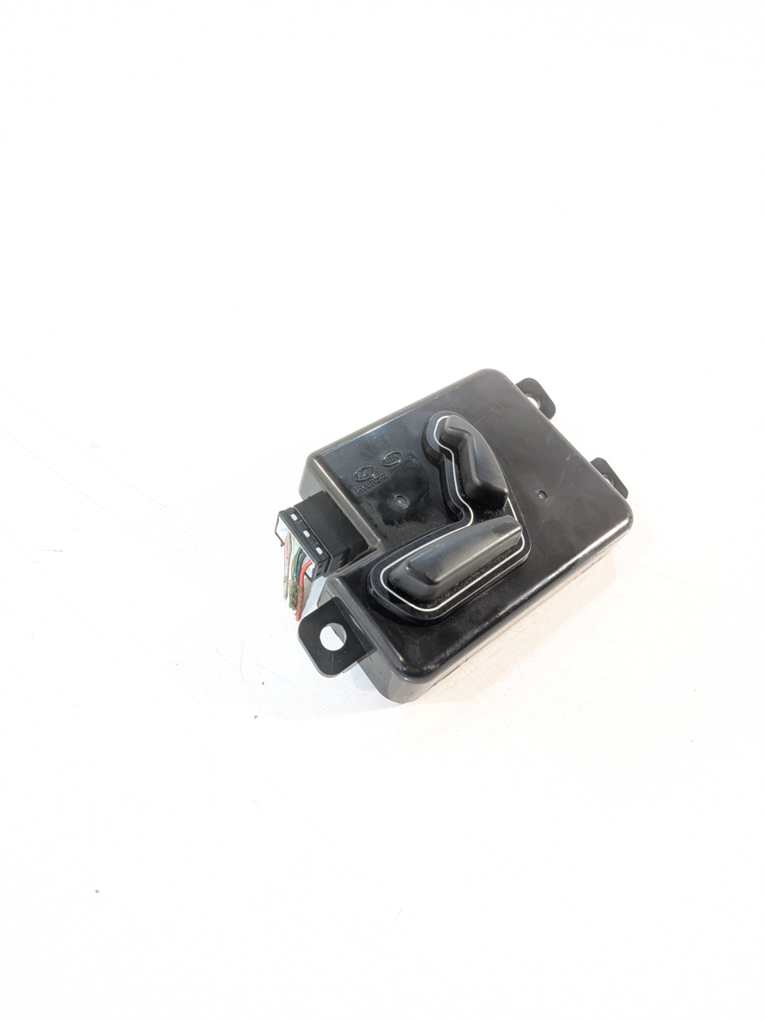 switch switch REGULACJA seat of left 889914D000 Kia Carnival 06-15
