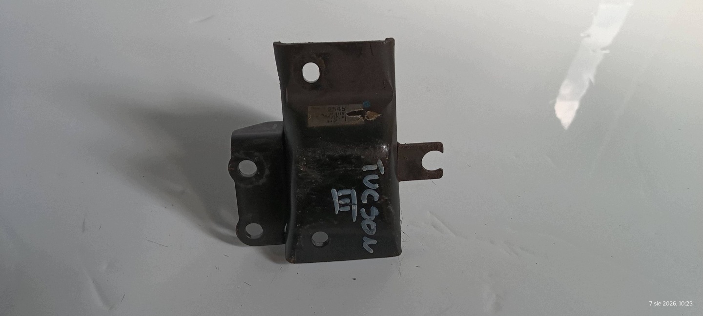 HYUNDAI TUCSON III holder bracket holder gearboxes of the gear 1,7 CRDI 2015