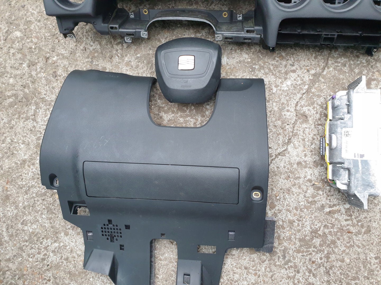 dashboard instrument panel cockpit 3 airbags SEAT EXEO 2009-2013