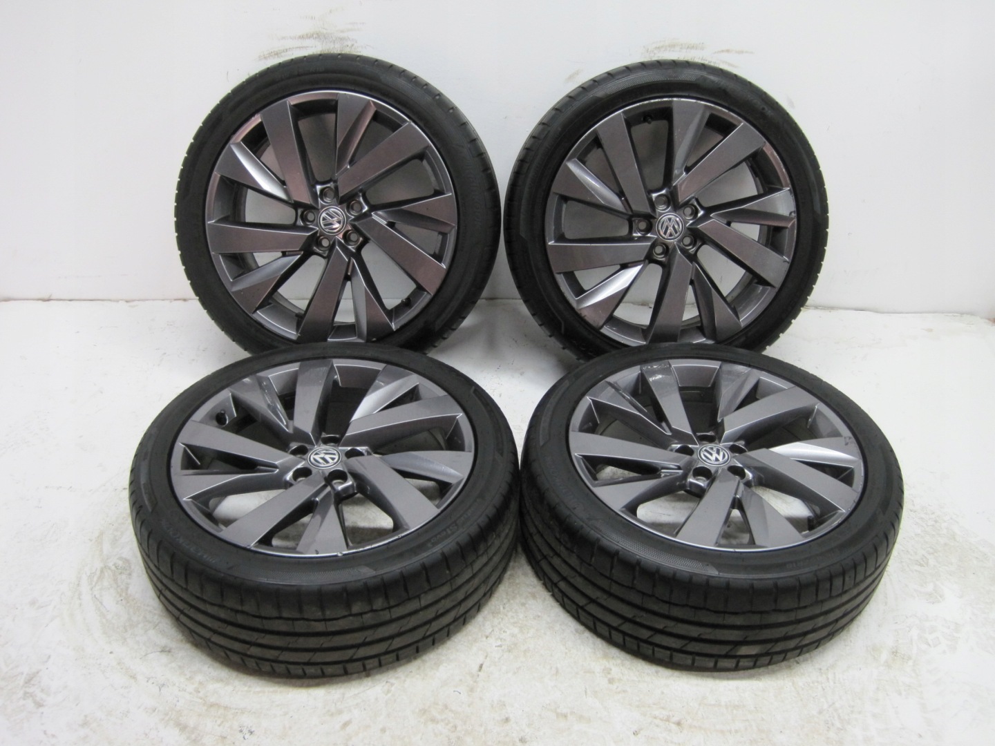 wheels discs tyres VW T-CROSS 2GM R18 5mm