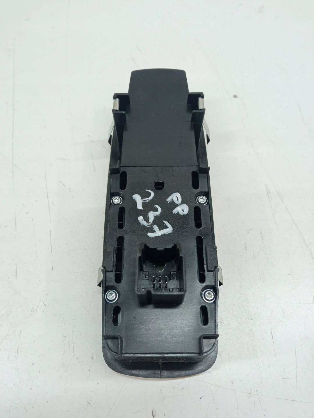 window control switch right front 68228155AA Jeep Cherokee V (2014- )