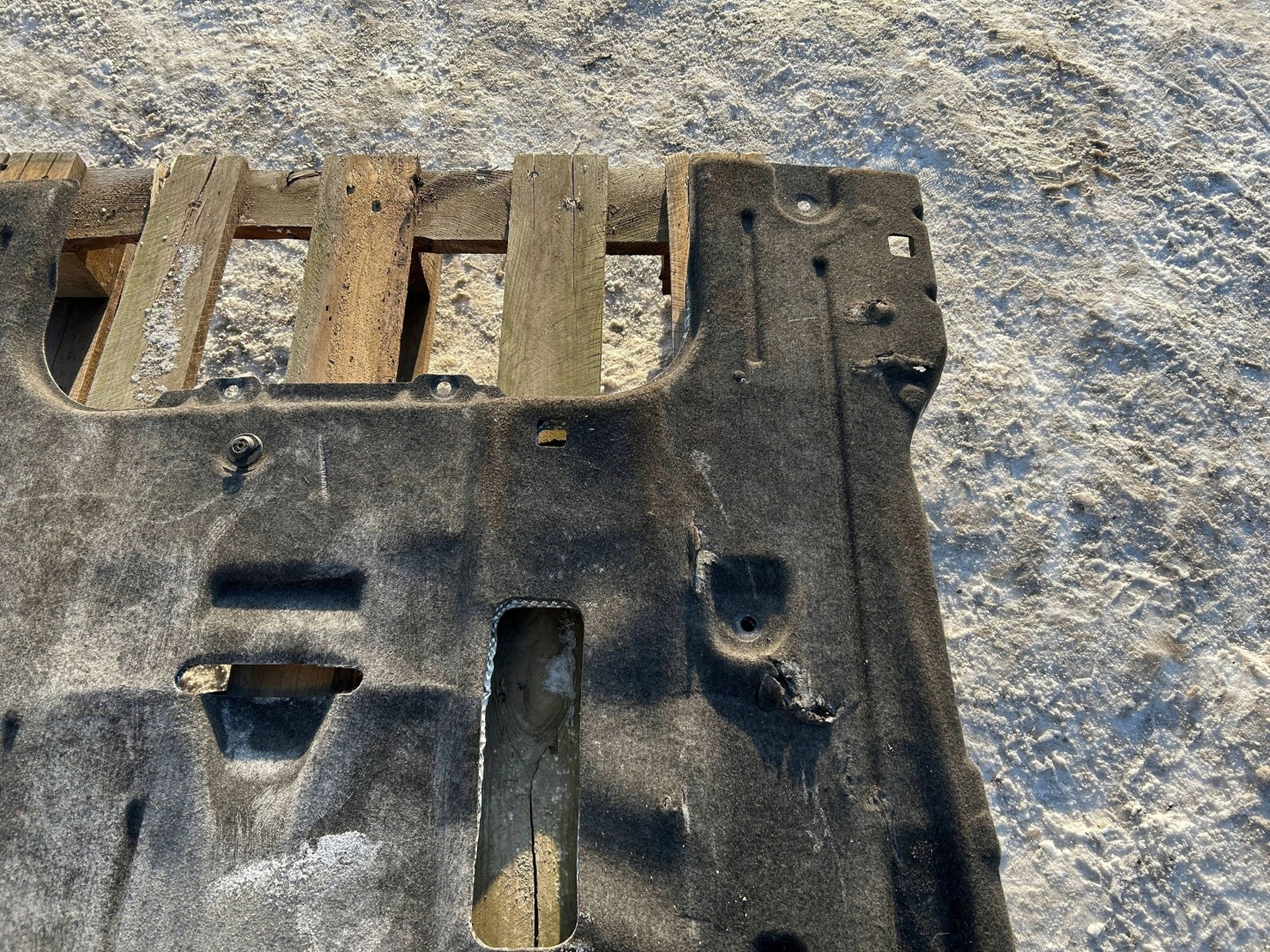 cover lower chassis of the engine Chrysler Pacifica Hybrid Plugin 2021
