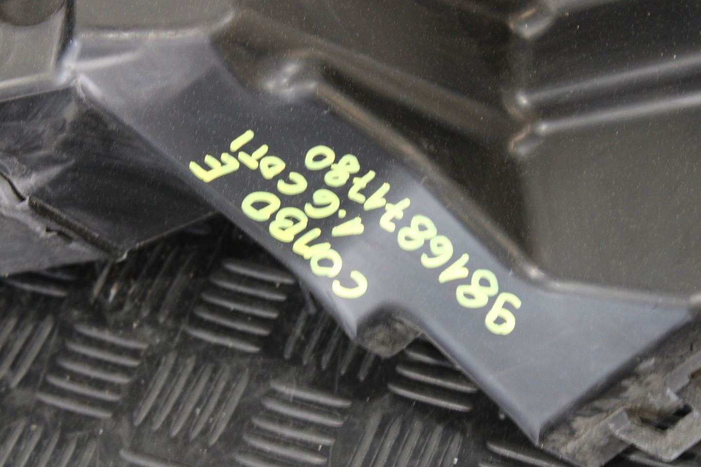 Zufuhr luft intercooler 9816871780 OPEL COMOB E