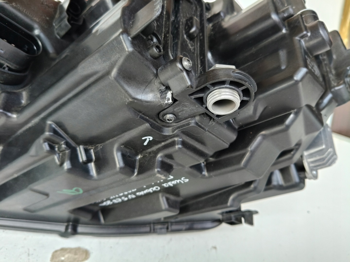 light right REFLEKTOR SKODA OCTAVIA IV 4 5E3 20- FULL LED
