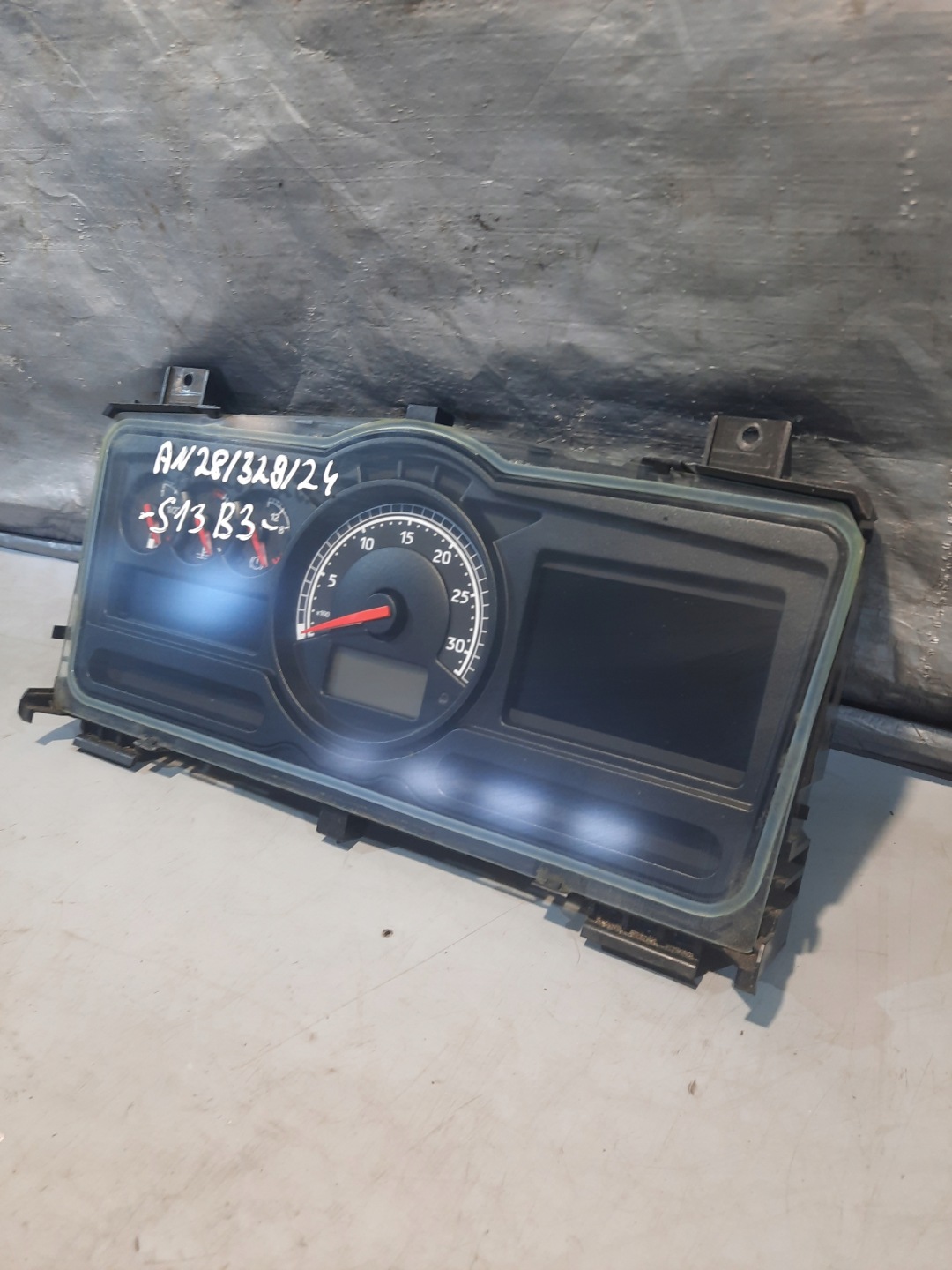 dials dials RENAULT PREMIUM 450 07r OE 7420977592-01