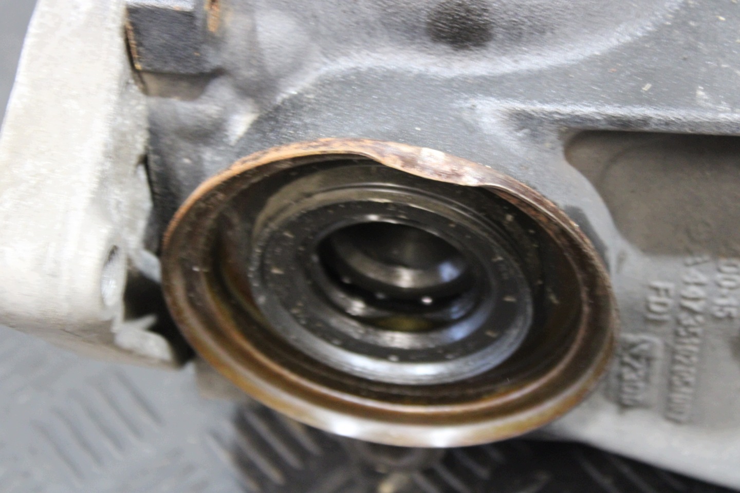 differential diff rear part 2,733 41:14 A4473501314 MERCEDES V-class W447 2023