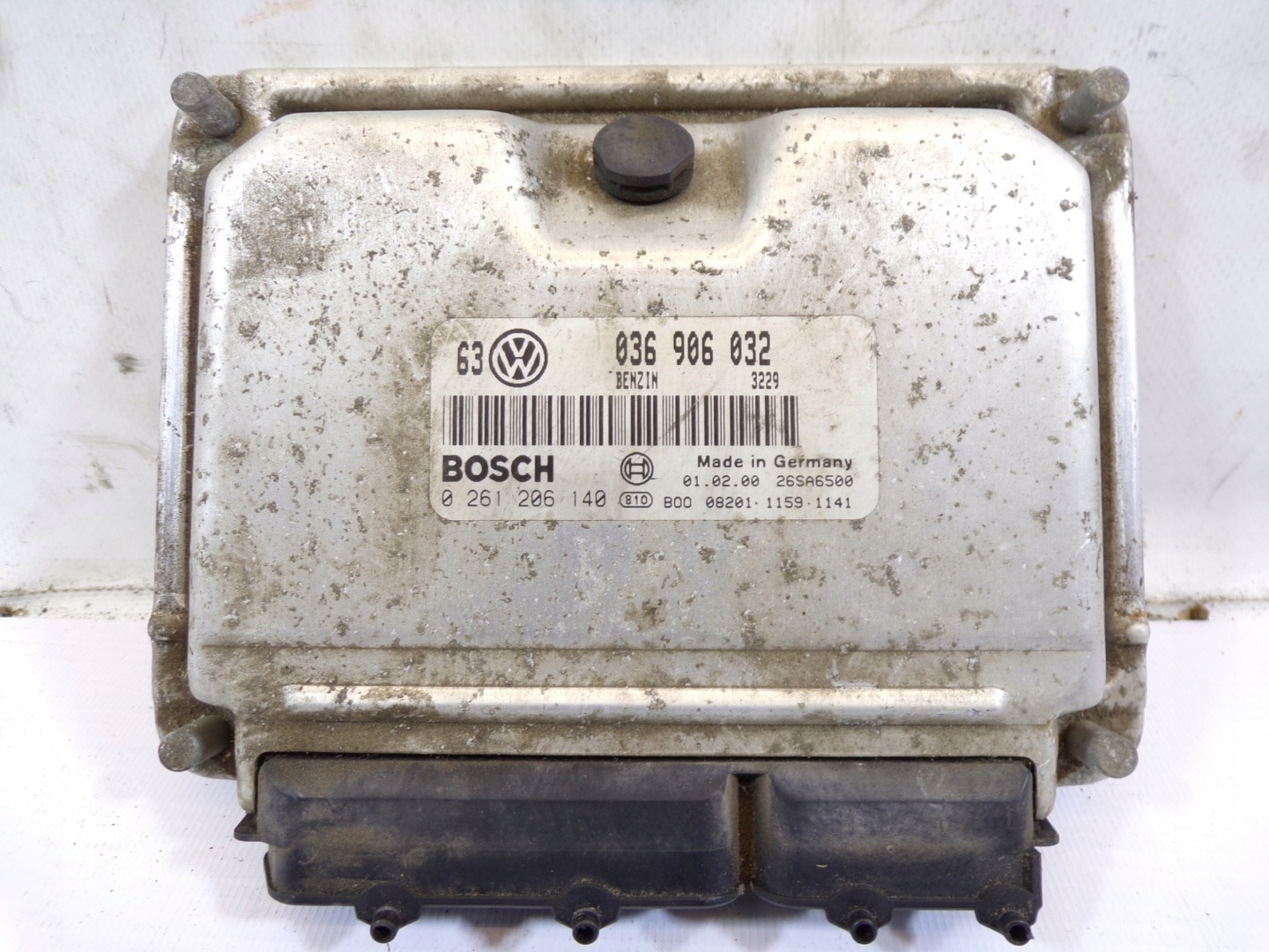 computer control unit of the engine VOLKSWAGEN GOLF 4 IV 1.4 0261206140 036906032