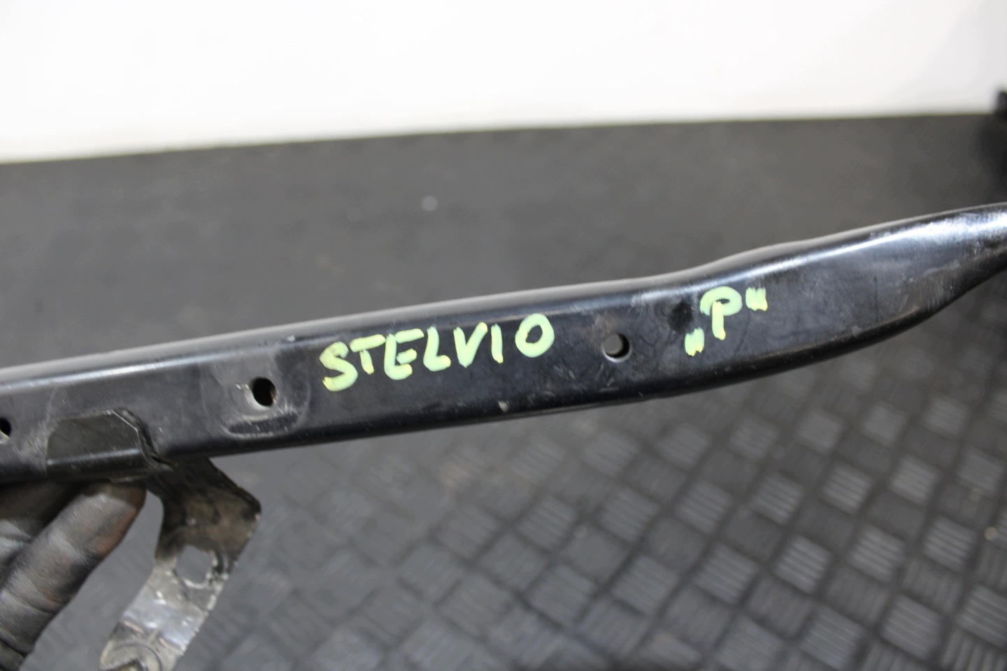 RINFORZO PARAURTI TRAVERZ Destro ALFA ROMEO STELVIO