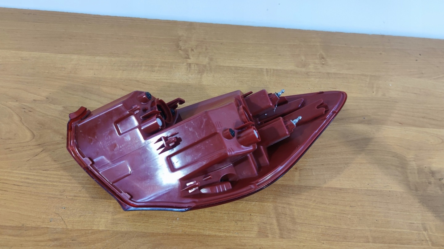 KIA CEED II 12-17R HATCHBACK right light rear part rear