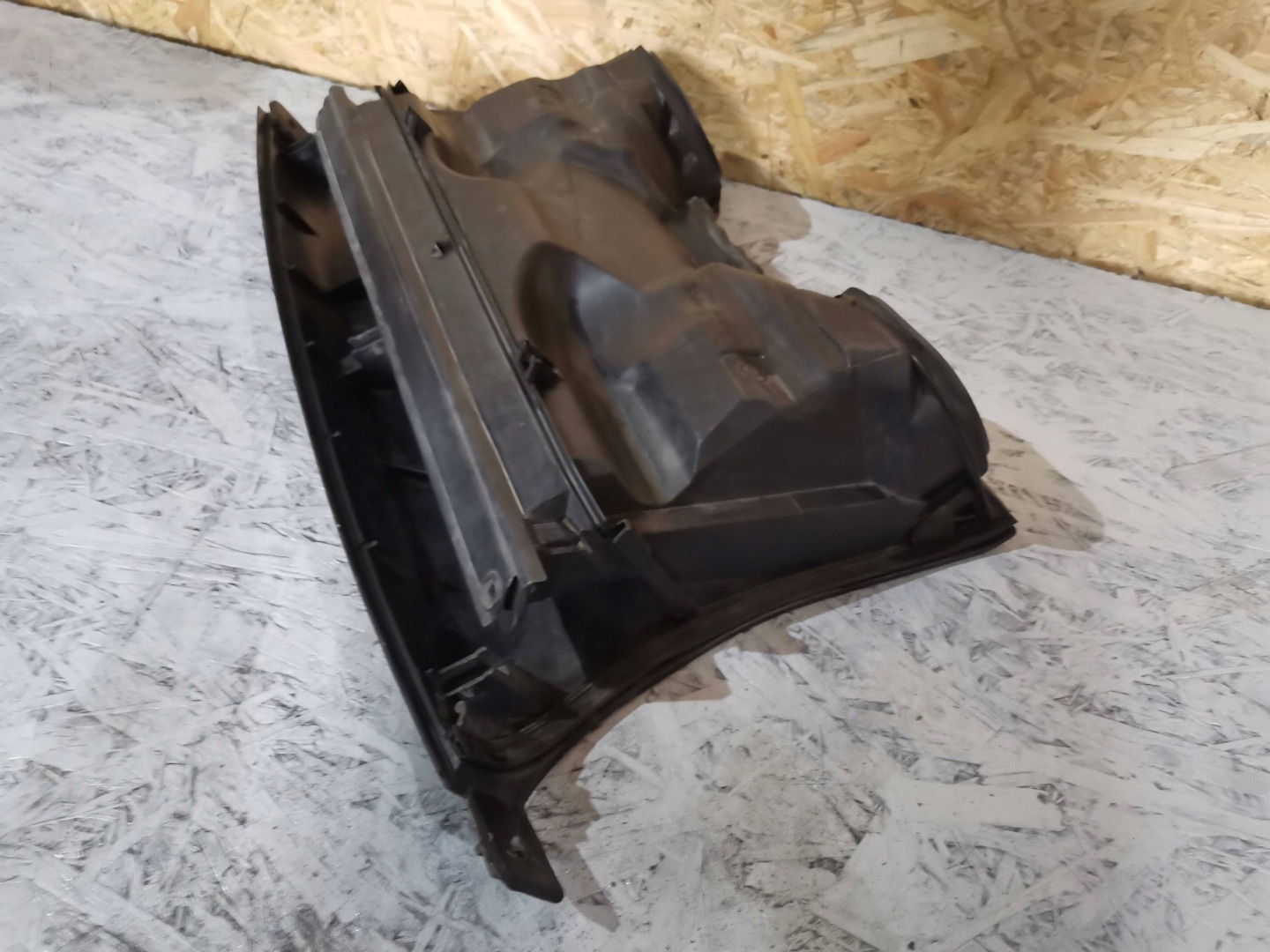 cover of a filter, cab BMW X5 E53 8409049