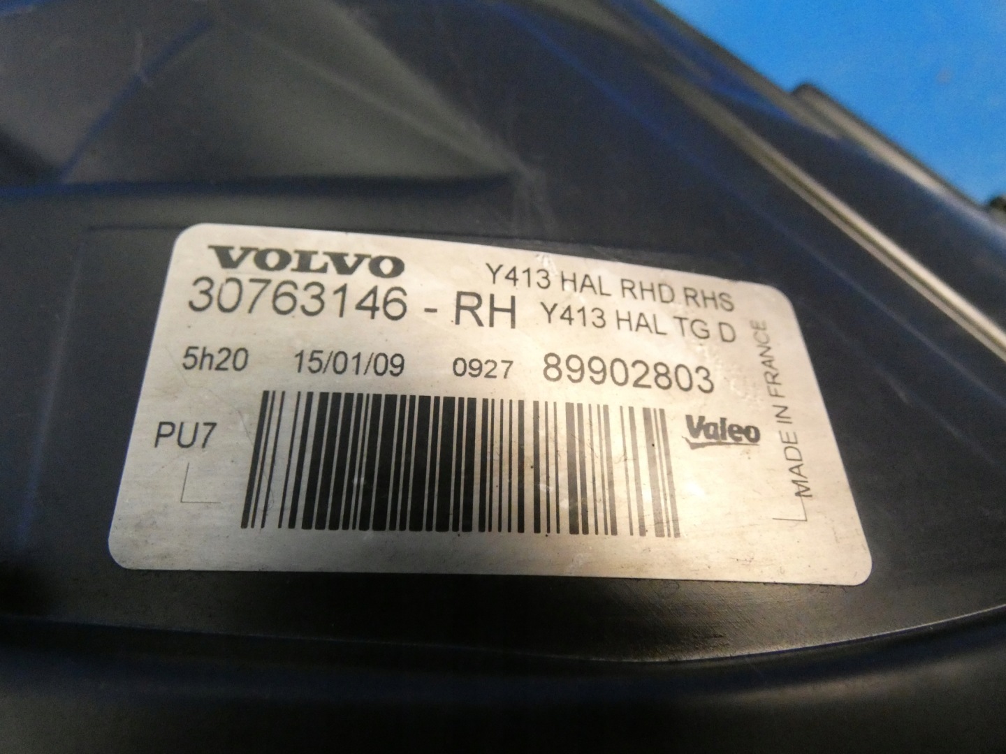 VOLVO XC60 and light right front ZWYKLA H7 UK