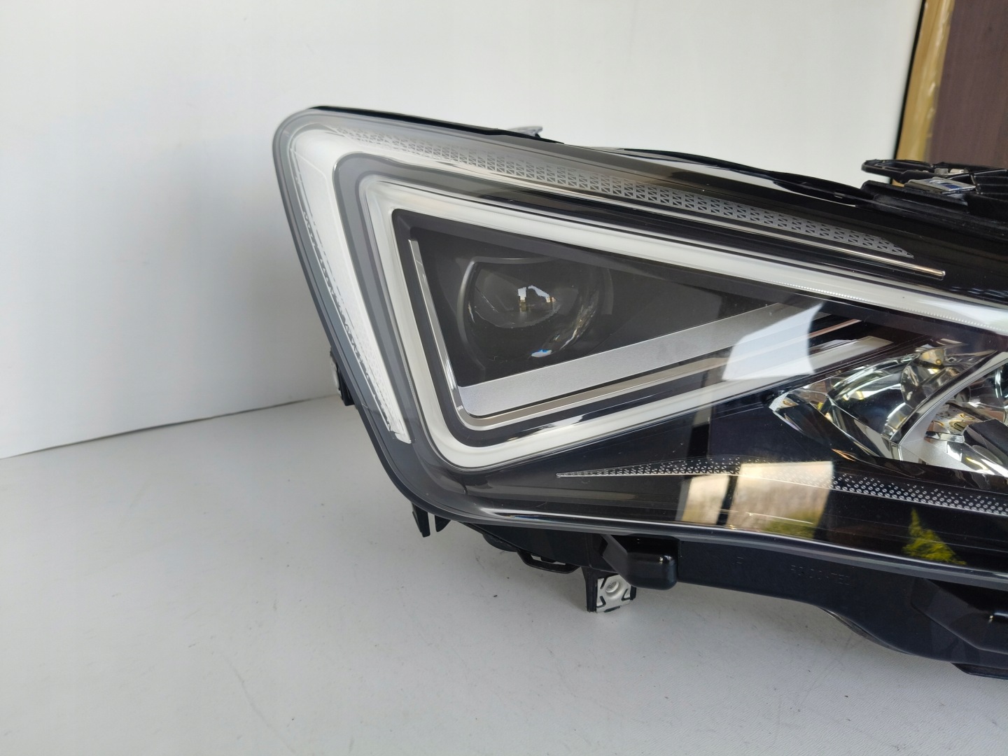light right REFLEKTOR SEAT CUPRA FORMENTOR 5FF 20- FULL LED