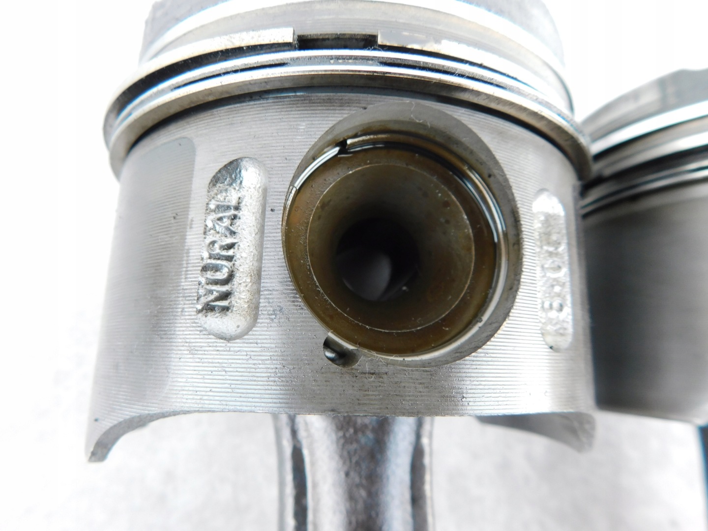 Mercedes Sprinter 2.7 cdi piston pistons plus connecting rod original OEM NURAL 8.05