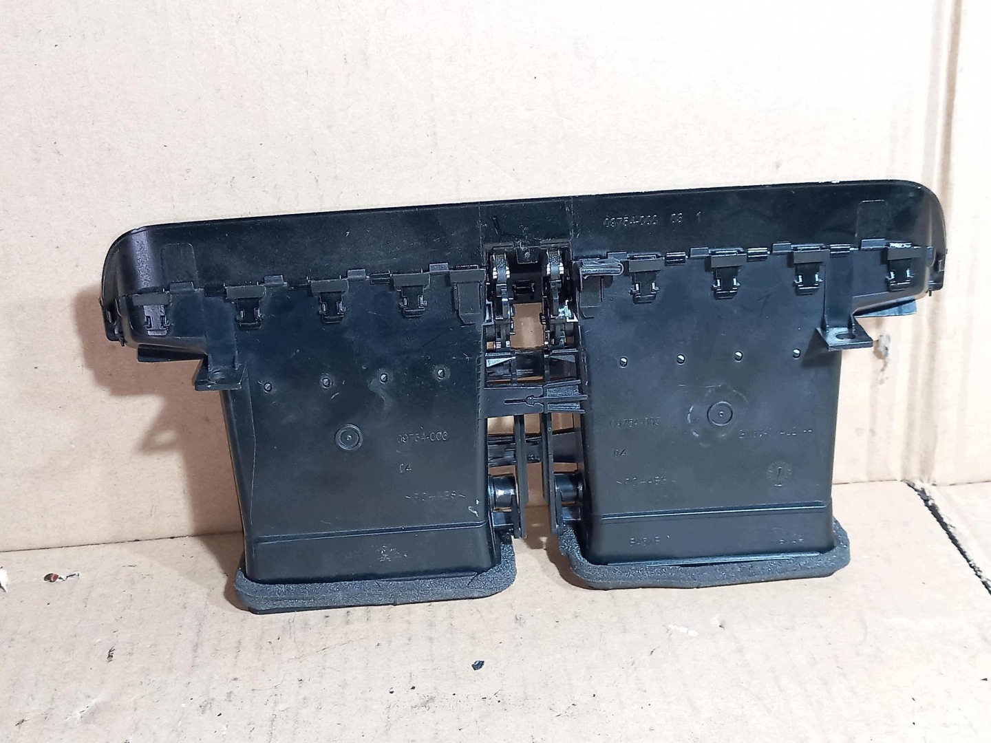 grid air conditioning devices left front JAGUAR F-PACE GX63-04L21-AB