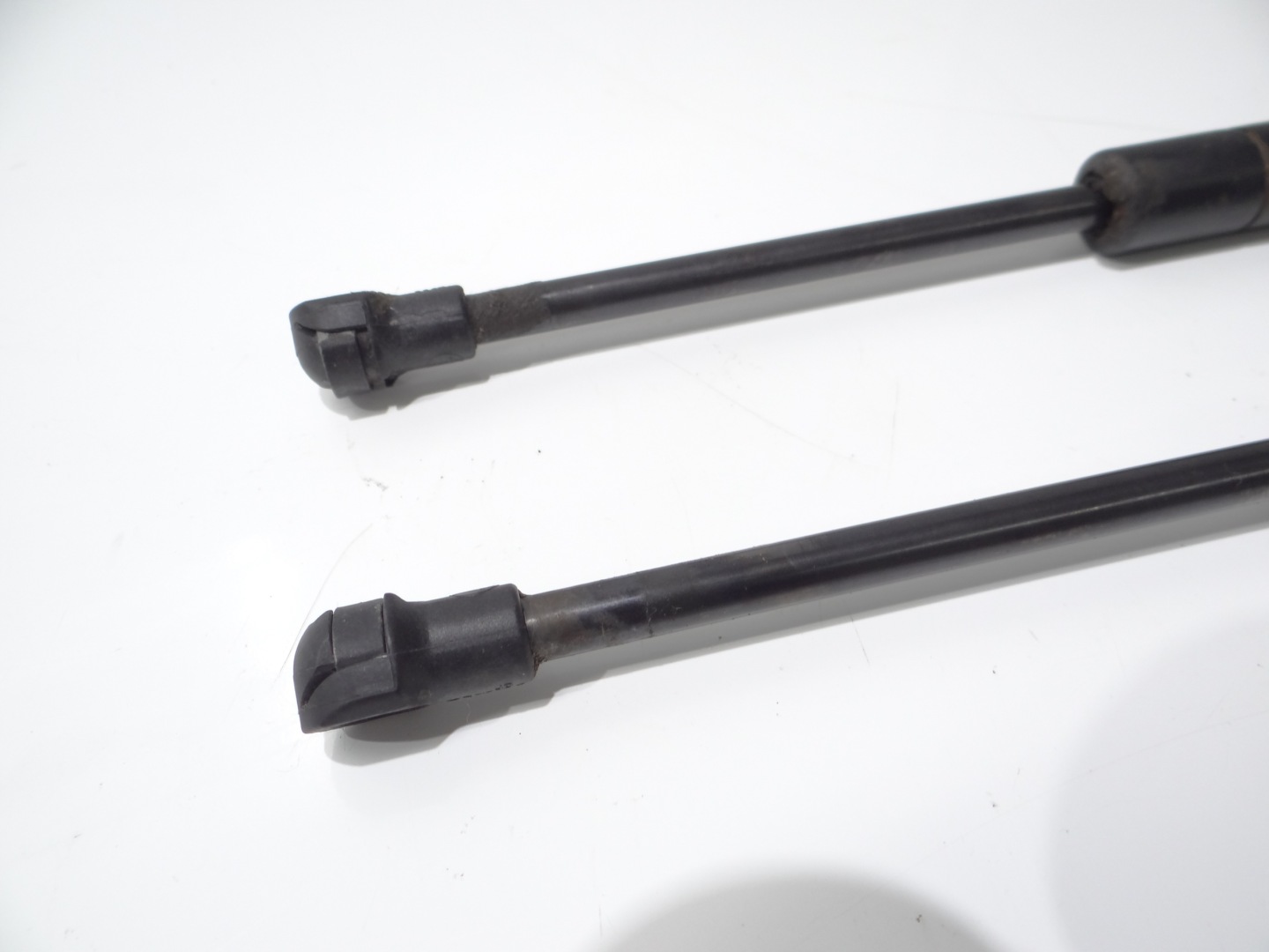 Gasfeder Dämpfer der Kühlergrill BMW E46