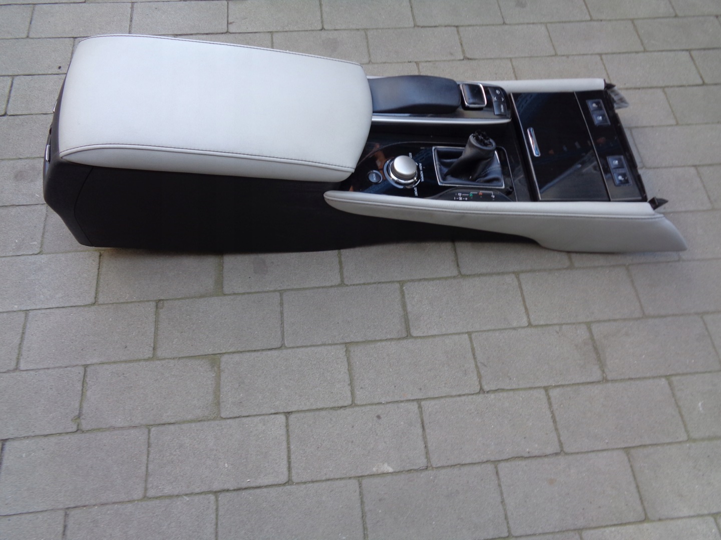 armrest control panel TUNEL LEXUS GS IV 12