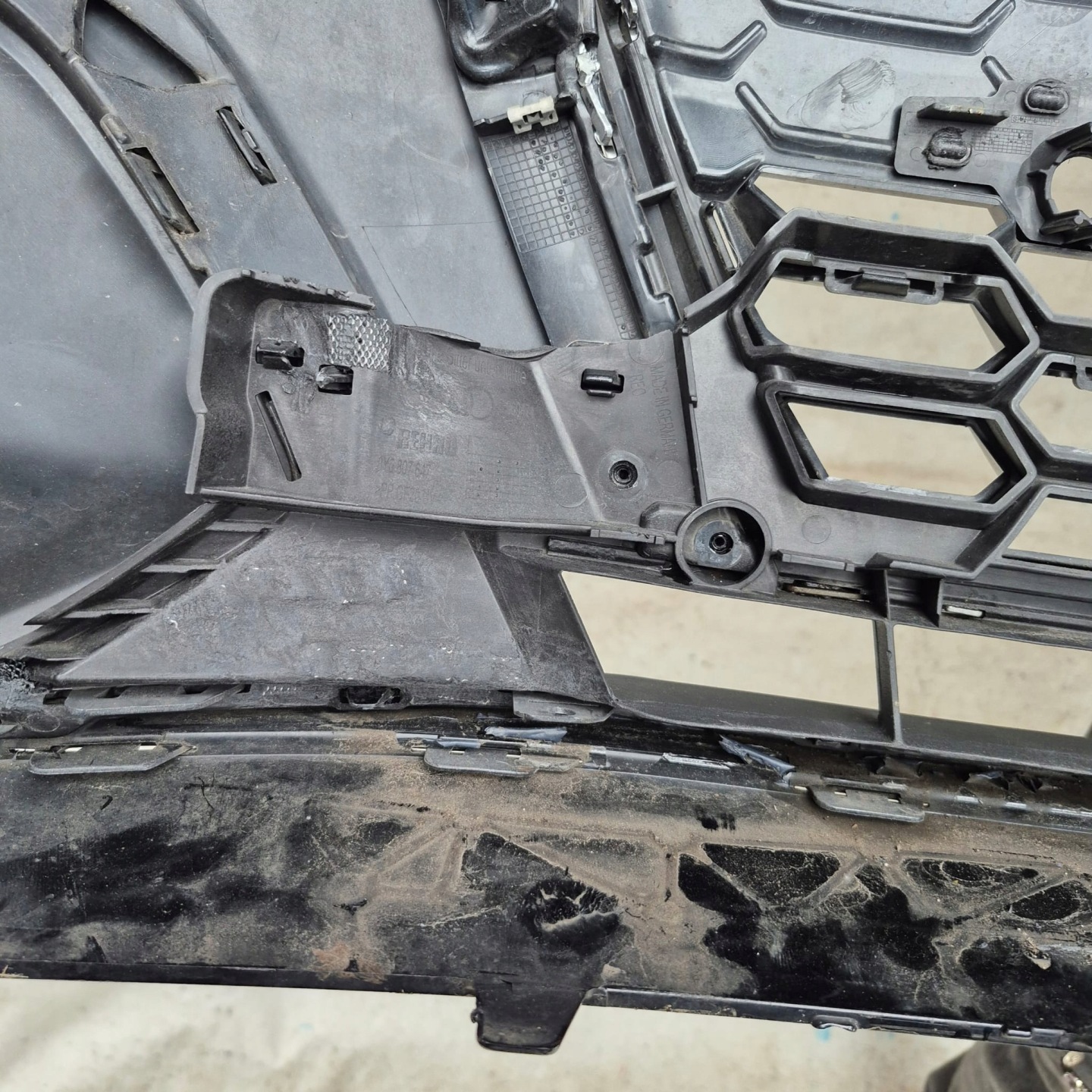 AUDI A3 8Y 20- bumper front front SPR PDC 8Y0807437