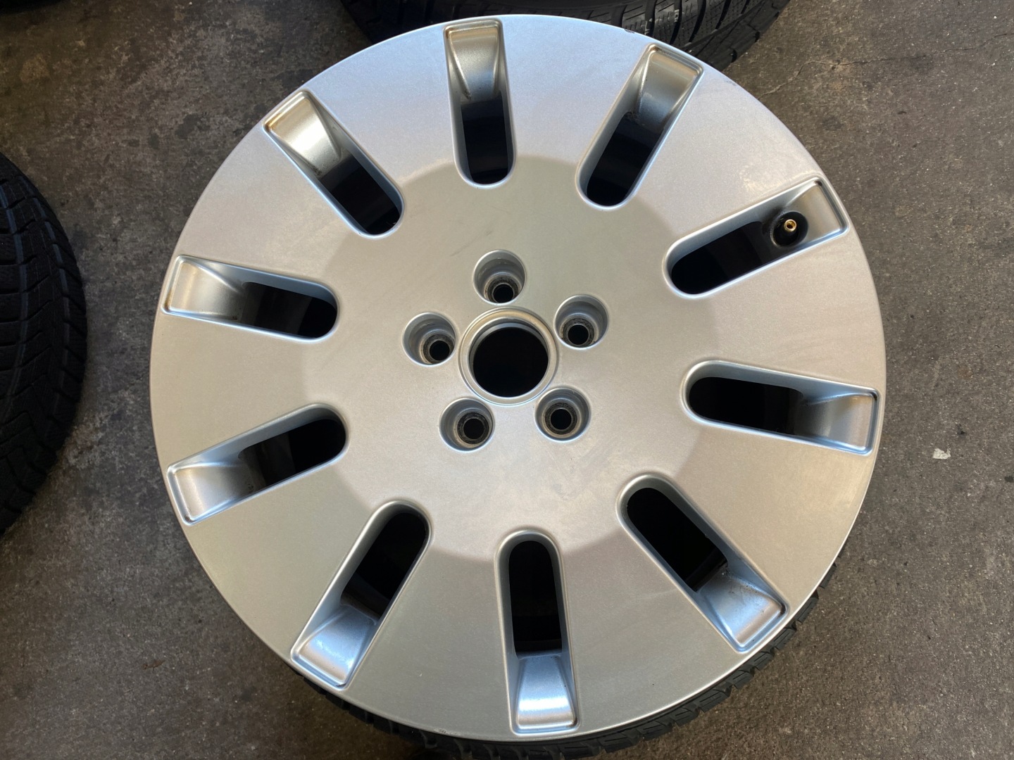 disc 18 Audi 4E0601025Q originál stan bdb.