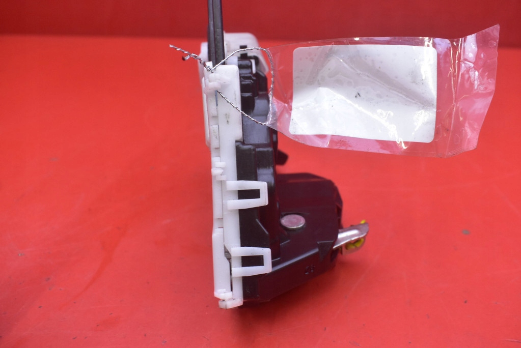 lock door left front front EU TOYOTA YARIS 3 III 10-14