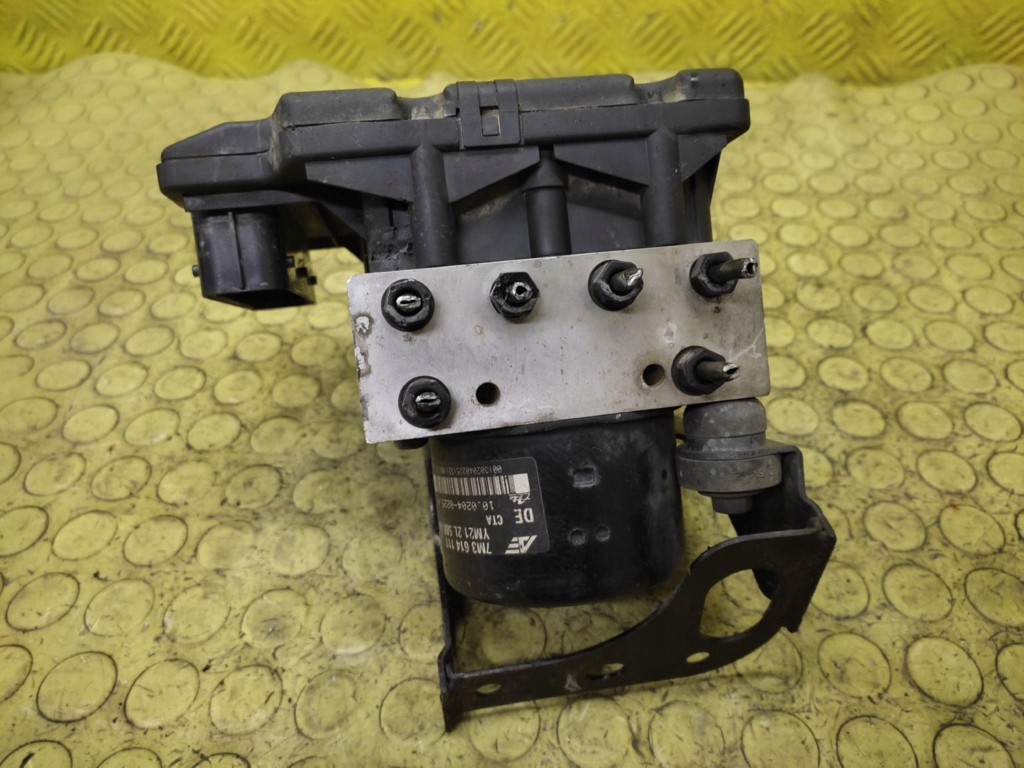 VW SHARAN a 1.9 D pumpa ABS 7M3614111