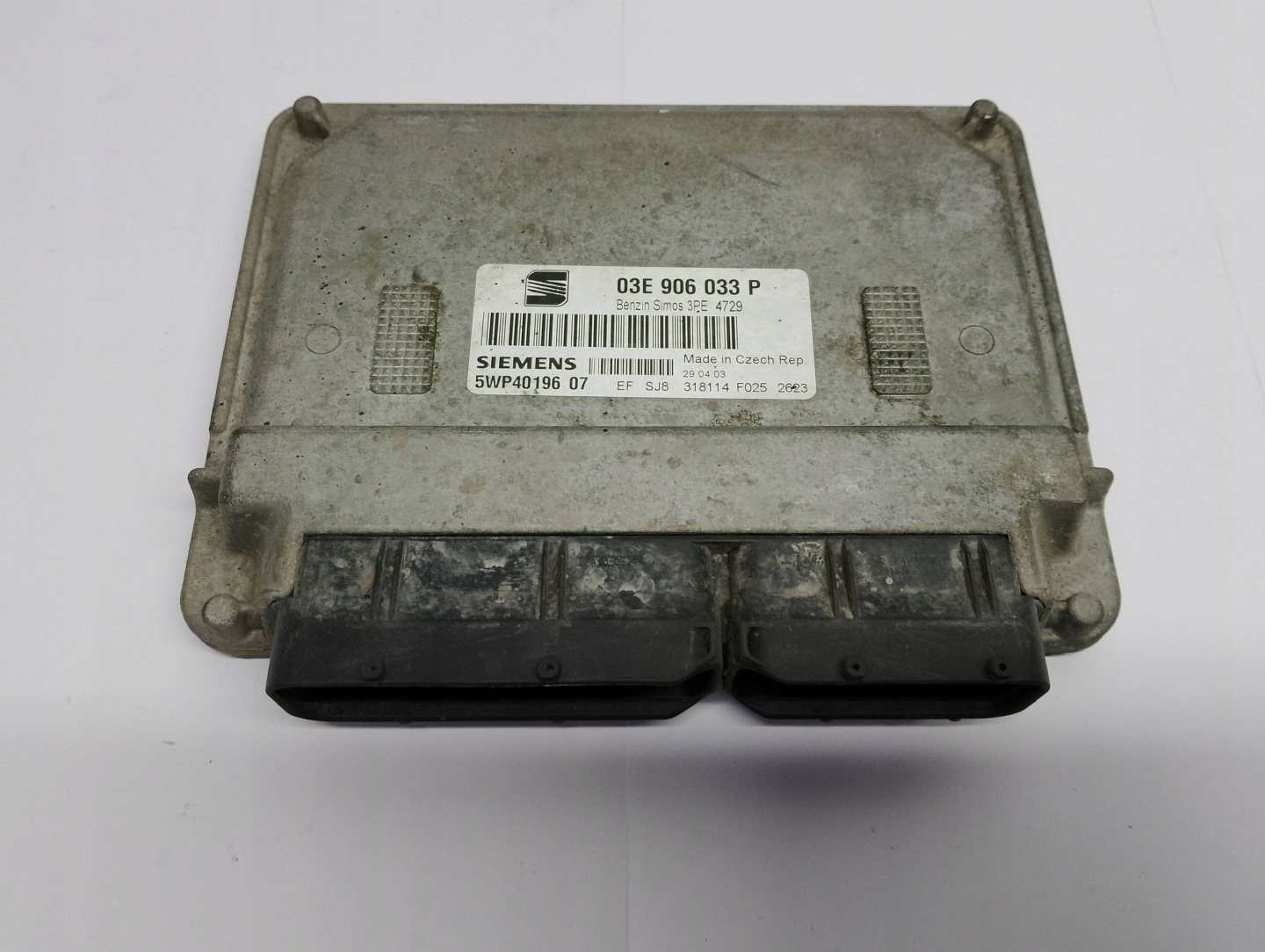 computer control unit of the engine Seat Ibiza III 3 03E906033P 5WP4019607