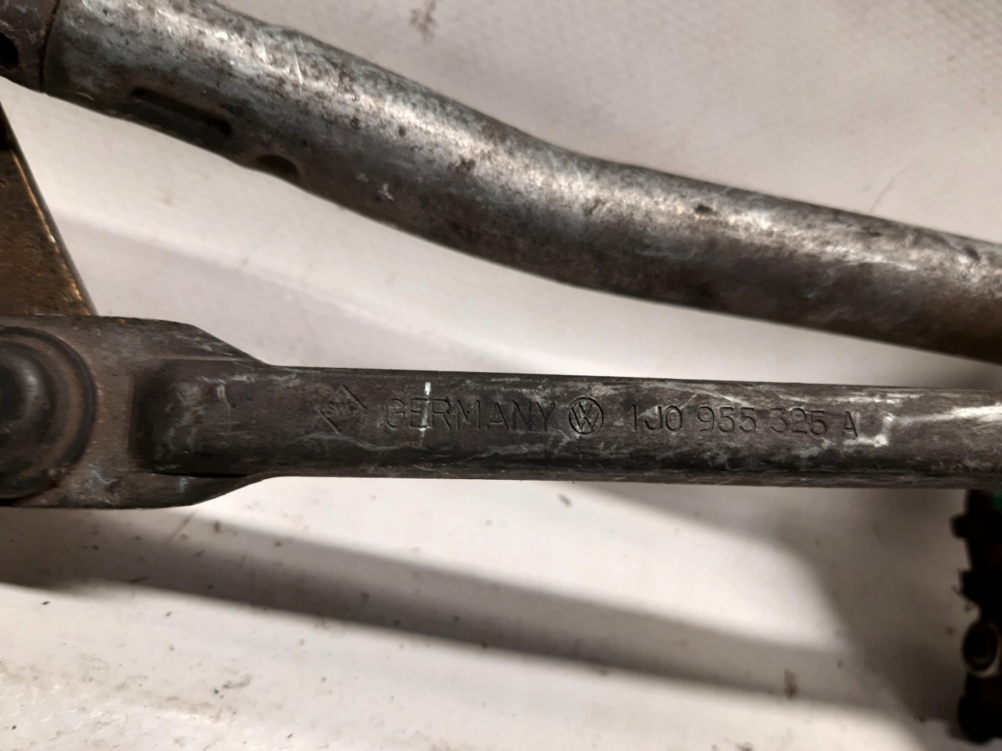 wiper mechanism front AUDI A3 8L