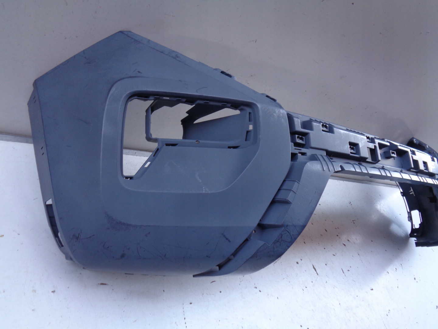 NO-WY-- front bumper VW AMAROK II 23- NR 45515