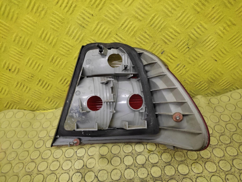 BMW E46 sedan light left rear part 8383821