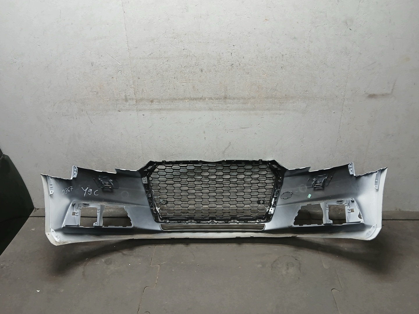 nárazník předek AUDI A4 B9 8W 16-19