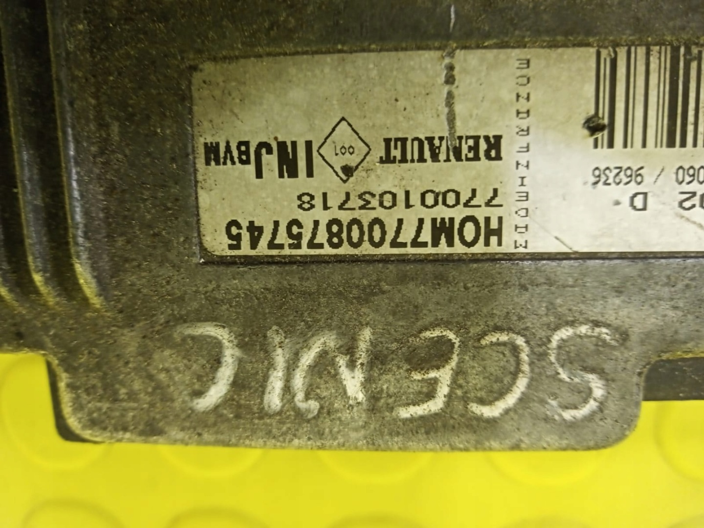 RENAULT SCENIC control unit S105300102D