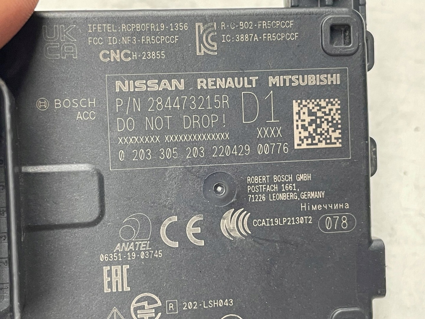 NISSAN RENAULT MITSUBISHI Sensor RADAR DISTRONIC 284473215R !J
