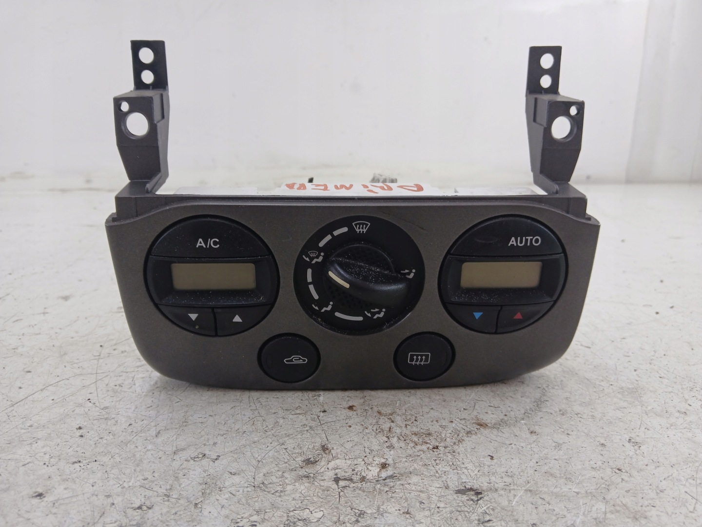 NISSAN PRIMERA P11 Unite commande clima Bouches buses 275109F601