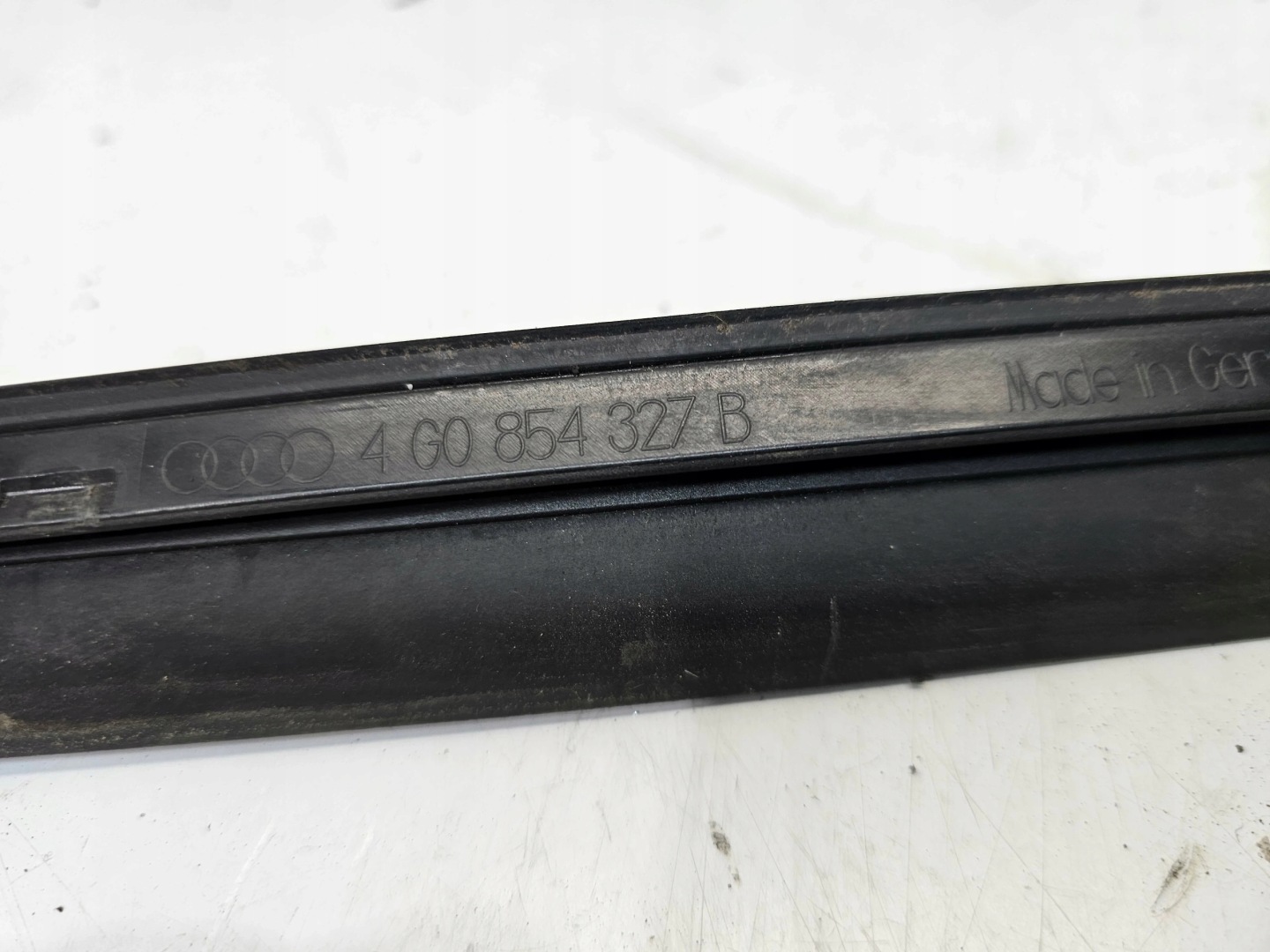 moulding dust windows CZOLOWEJ left front AUDI A6 C7 4G0854327B