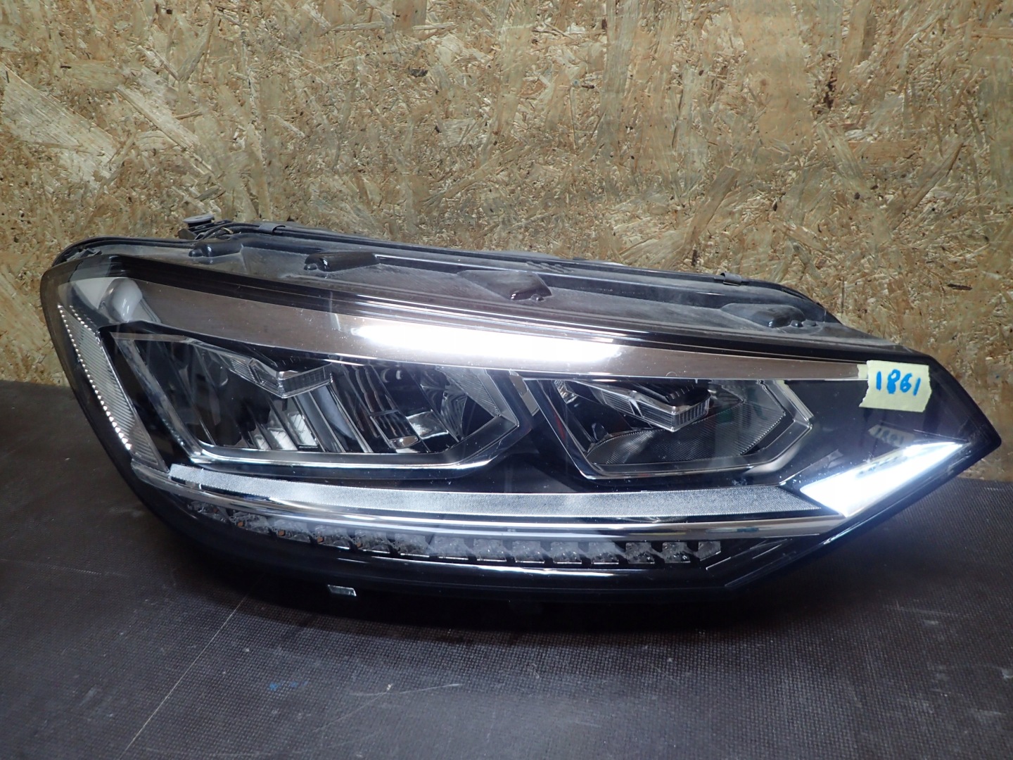 LIGHT FRONT RIGHT VW TOURAN 15- FULL LED