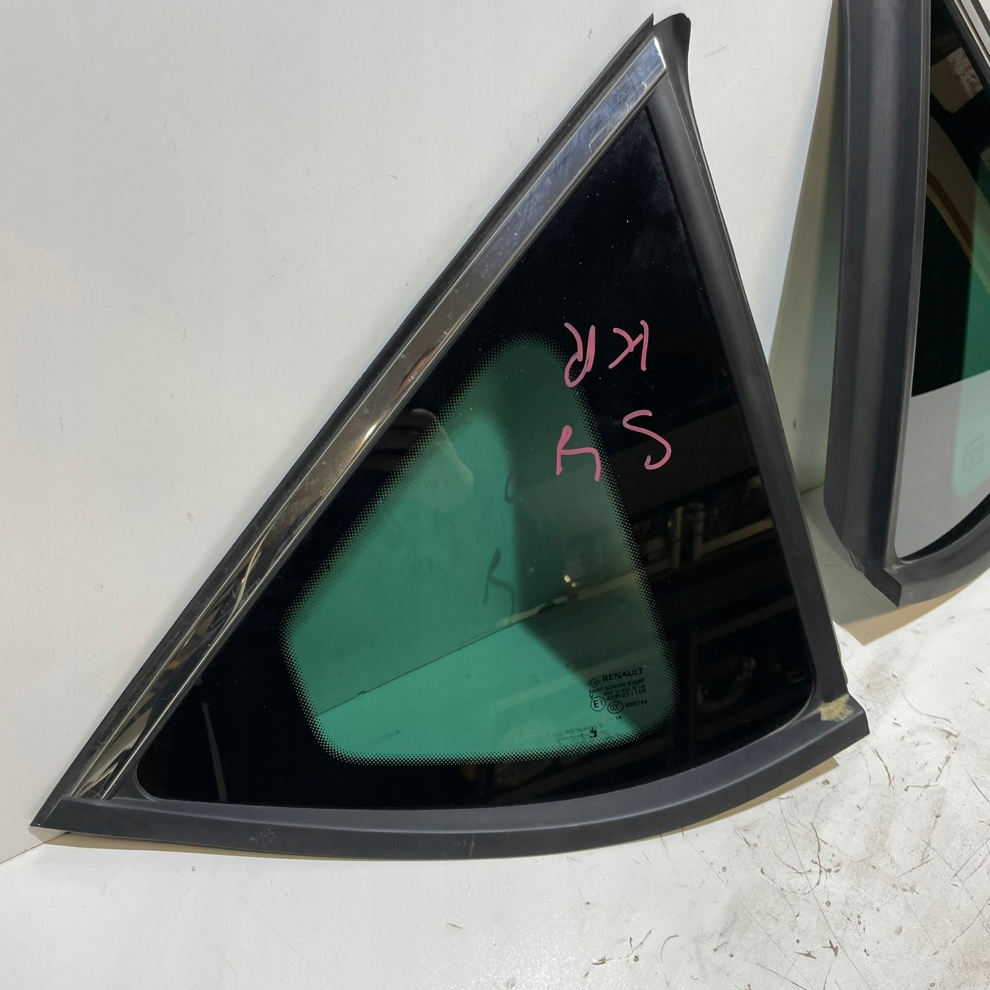 RENAULT SCENIC IV WINDOW REAR RIGHT BODYWORK