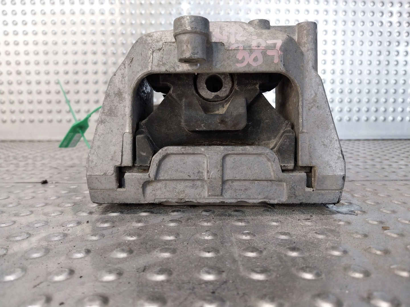 holder engine mount 1K0199262AE VW CADDY III YETI GOLF V A3 8P 1.9 TDI
