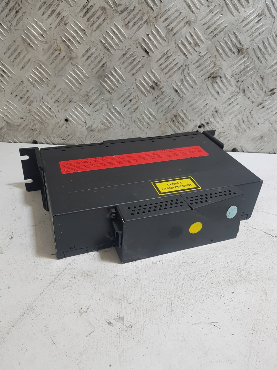 Chargeur lecteur cd PLYT CD / DVD BMW E87 6977759-01