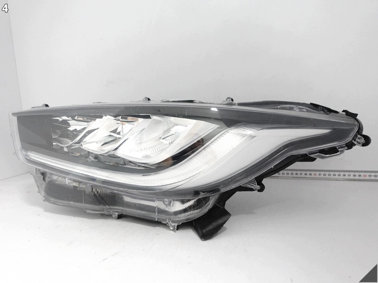 TOYOTA YARIS IV (4 GENERACJA) XP210 GR 20- light FULL LED left front EUROPA