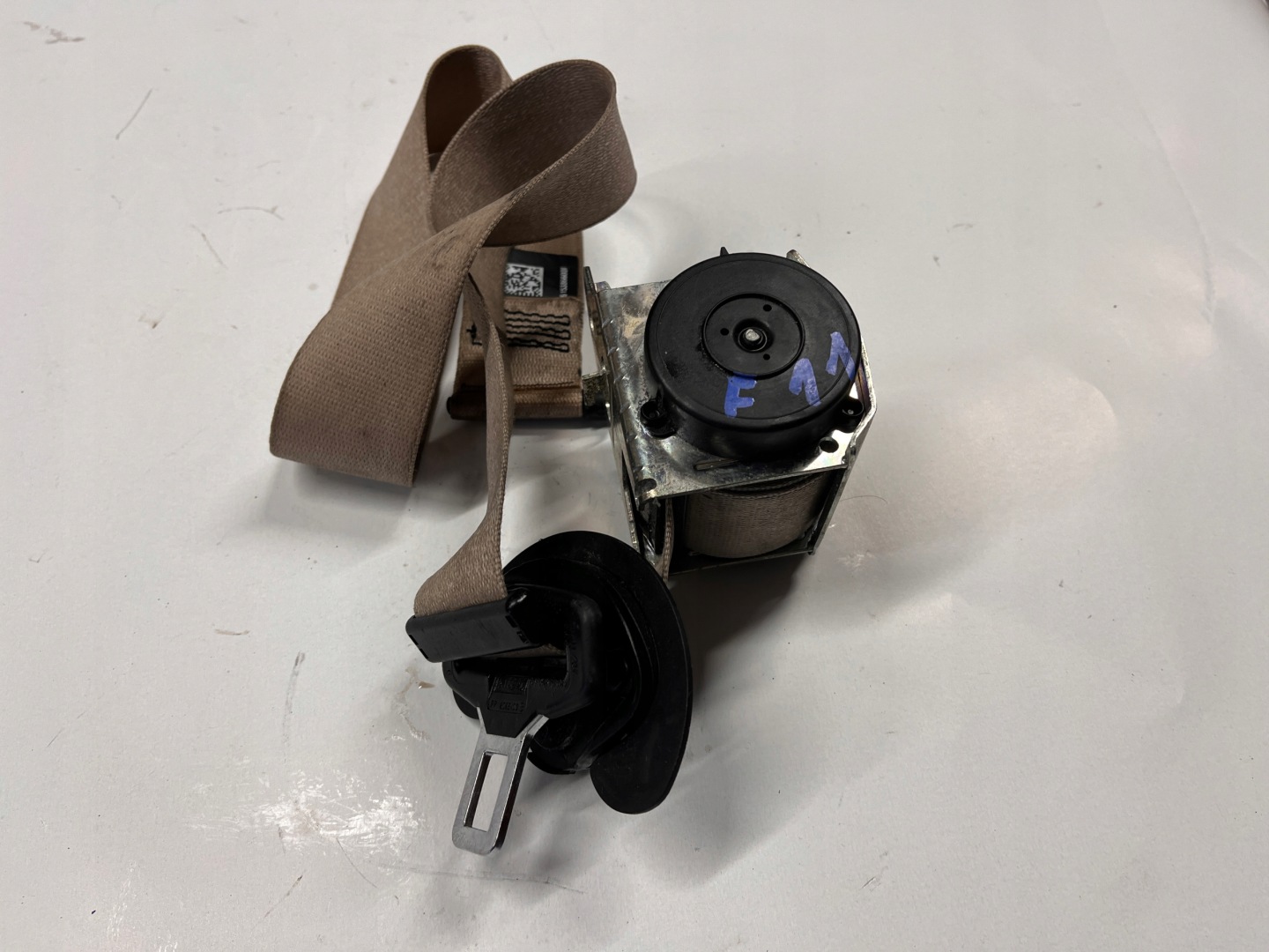 BMW F11 tension belt safety left front 610126300C