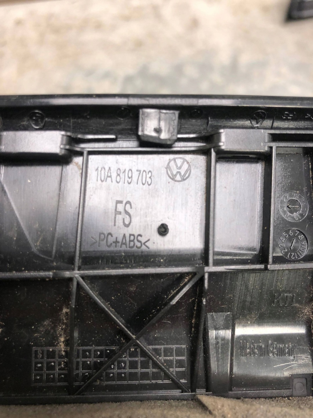 grid air conditioning devices left front VW ID3 ID.3 10A819703