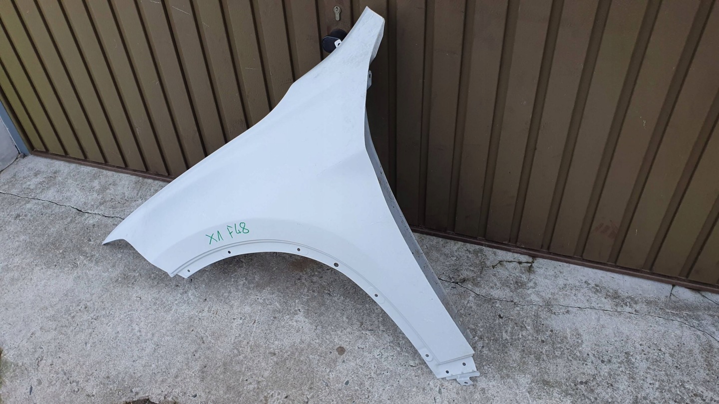 BMW X1 F48 left fender front front €