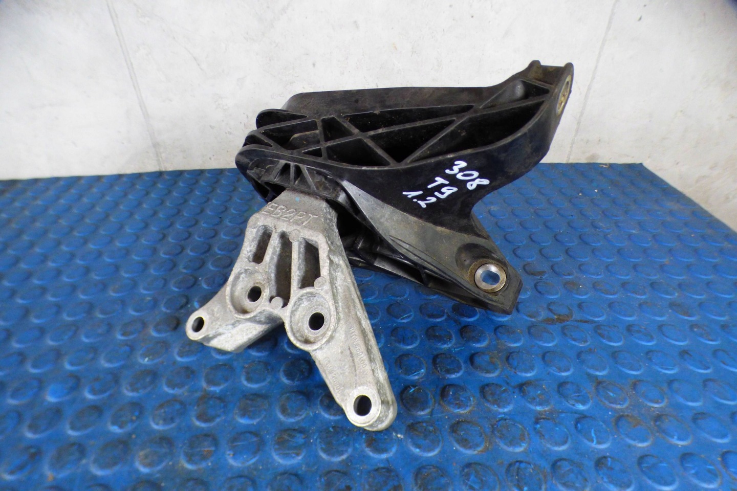 Peugeot 308 T9 II 1.2 THP engine mount EB2PT st.BDB