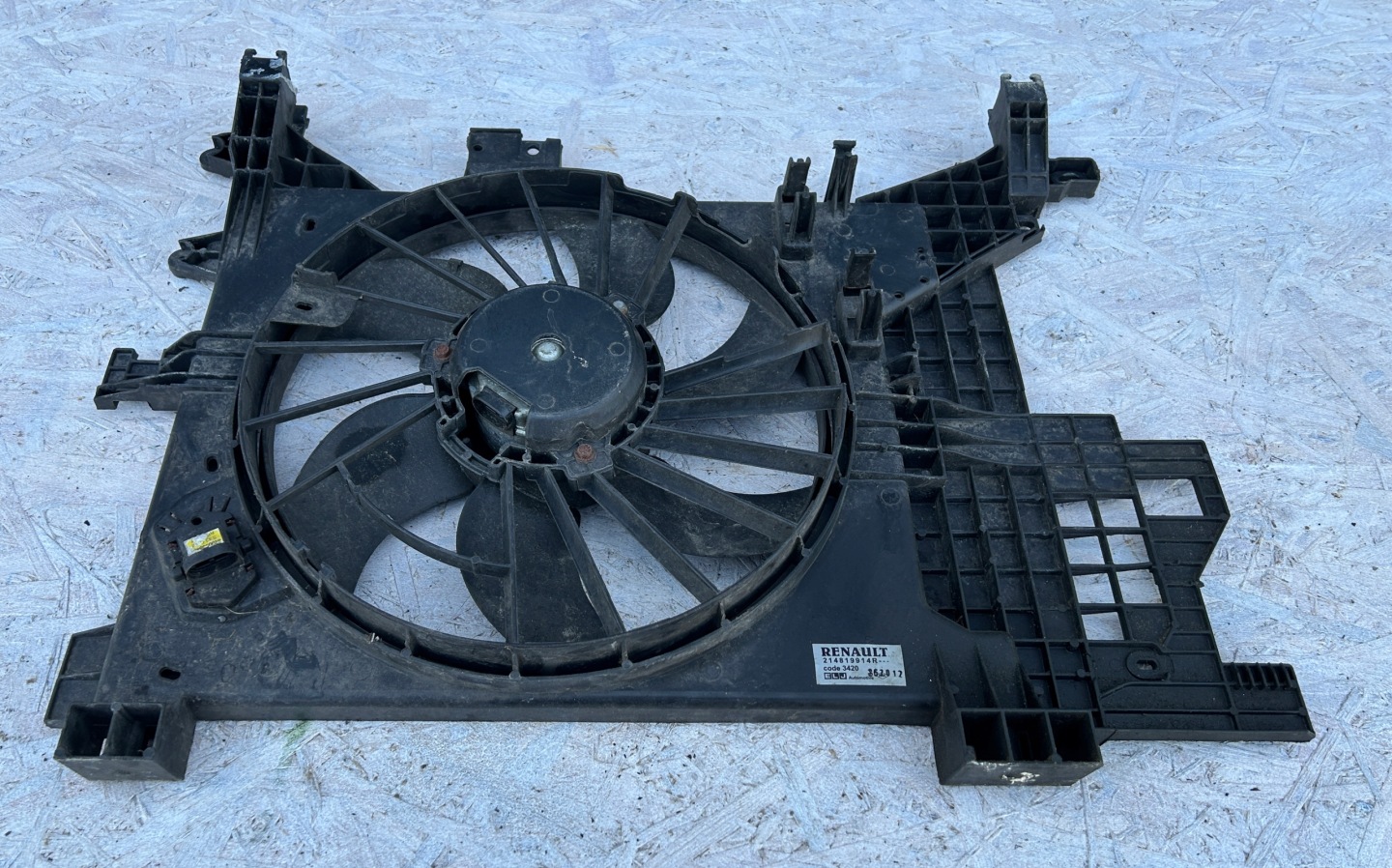 Ventola radiatore DACIA DUSTER e 1.5 DCI 214819914R