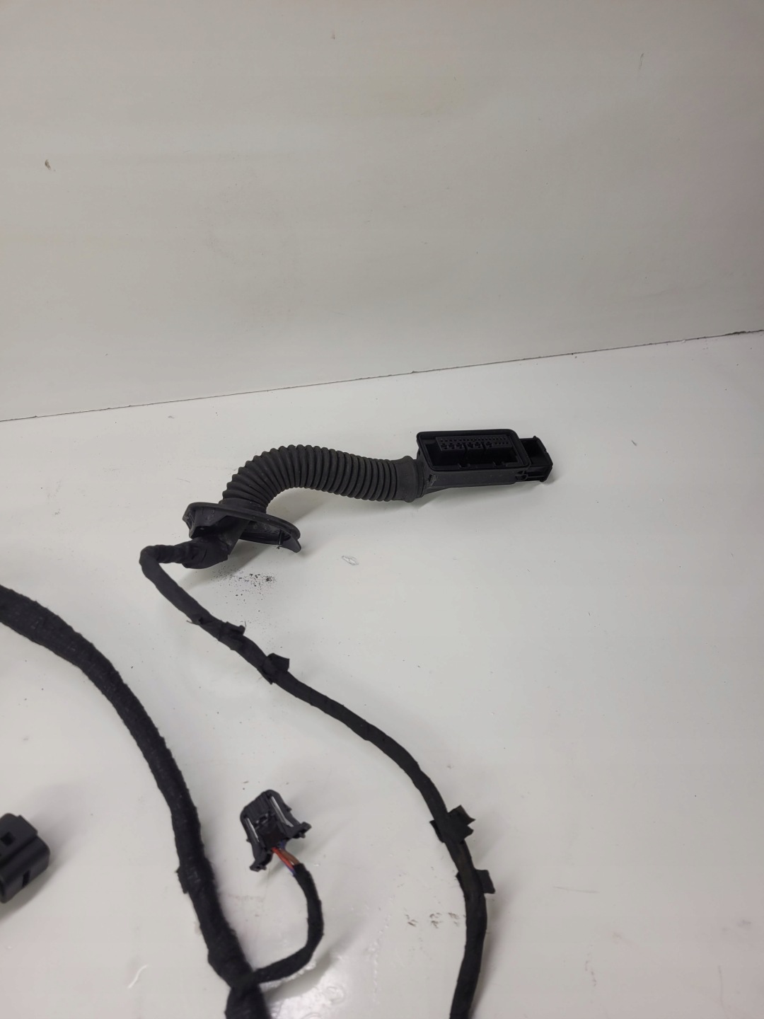 bundle door left rear part AUDI A4 B8 8K0971687M