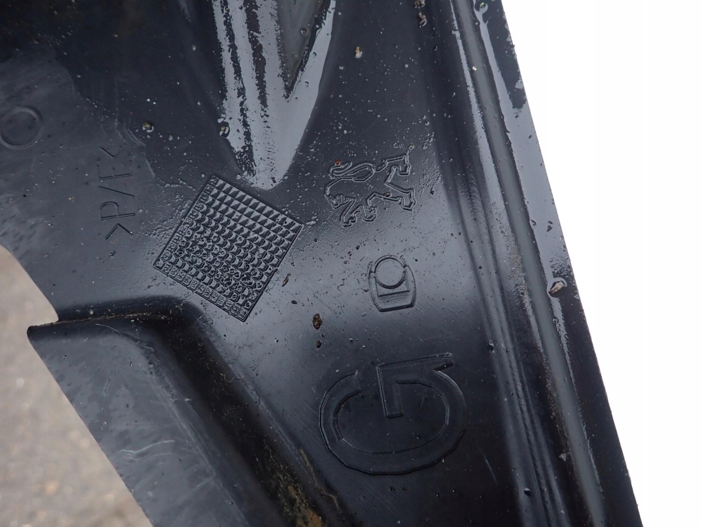 PEUGEOT 308 II T9 mudguard left rear part rear.