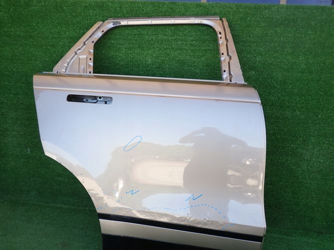 LAND ROVER VELAR 17- door right rear. rear part